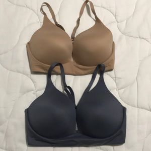 2 Victoria’s Secret 34DD Wireless Bras